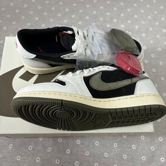 Jordan 1 Retro Low OG SP Travis Scott Olive - Picture 6 of 6
